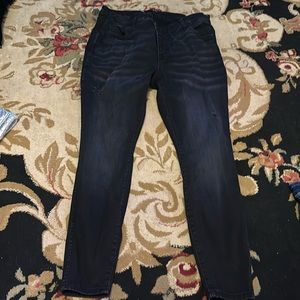 Kut from the Kloth button-up stretch black jeans w/slight distressing. Sz 18